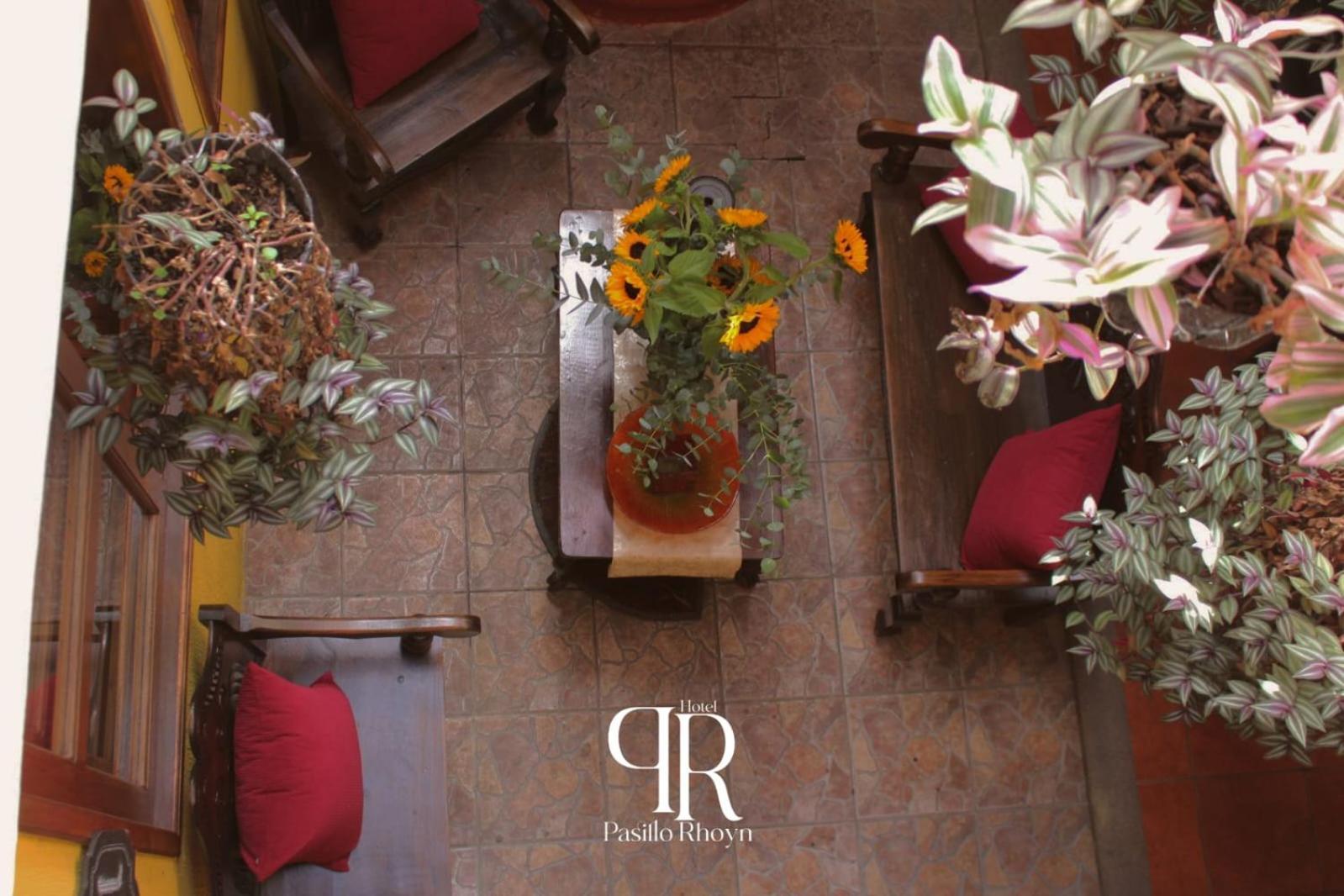 Hotel Rholyn Pura Vida !! Antigua Екстериор снимка