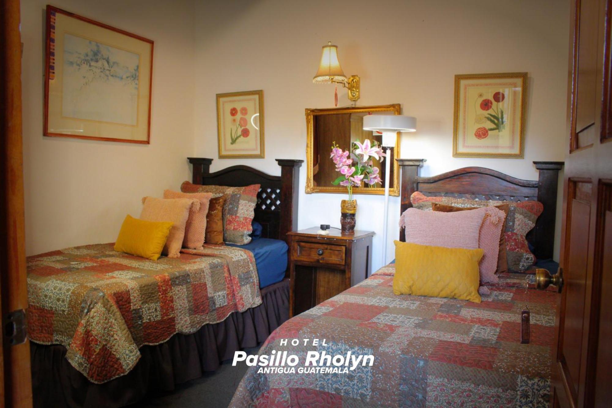 Hotel Rholyn Pura Vida !! Antigua Екстериор снимка